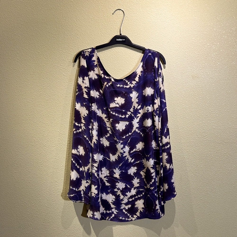 Dolce vita dress. Size medium. Colors are beige and purple.